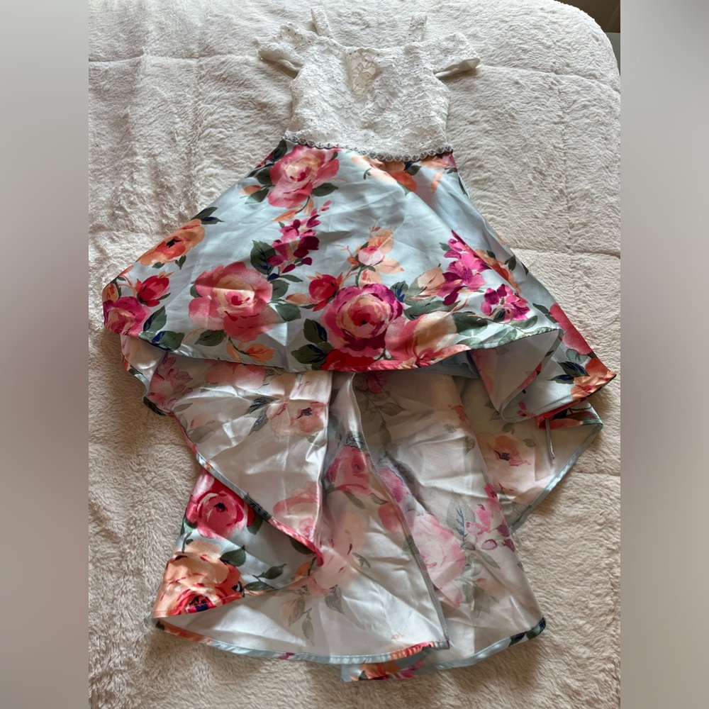 Girls floral dress💐!